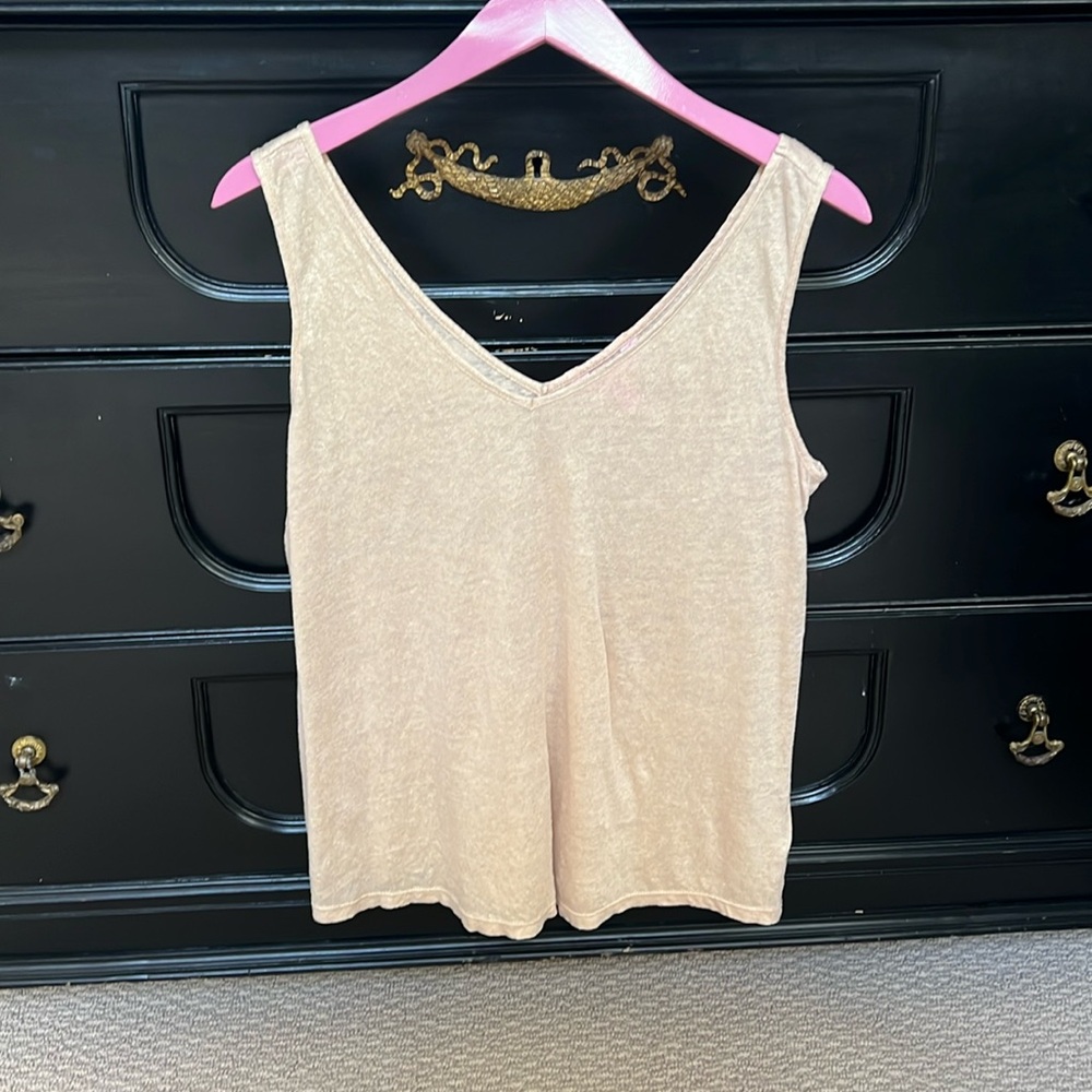 Lilly Pulitzer Gold shimmering Sleeveless Top, Linen Size medium